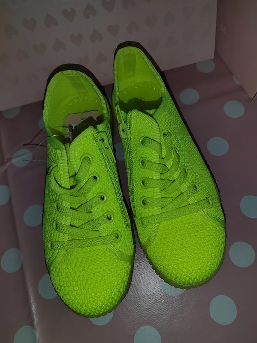 Детски обувки ССС номер 31 чисто нови