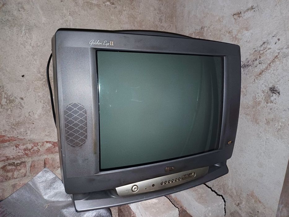 Телевозор 21" - LG Golden Eye 2 - Aero Sound - CF-21K52EX

-Телевизор