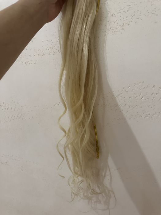 Продам натуральные волосы, блонд состоянии,на заколках (трессах)