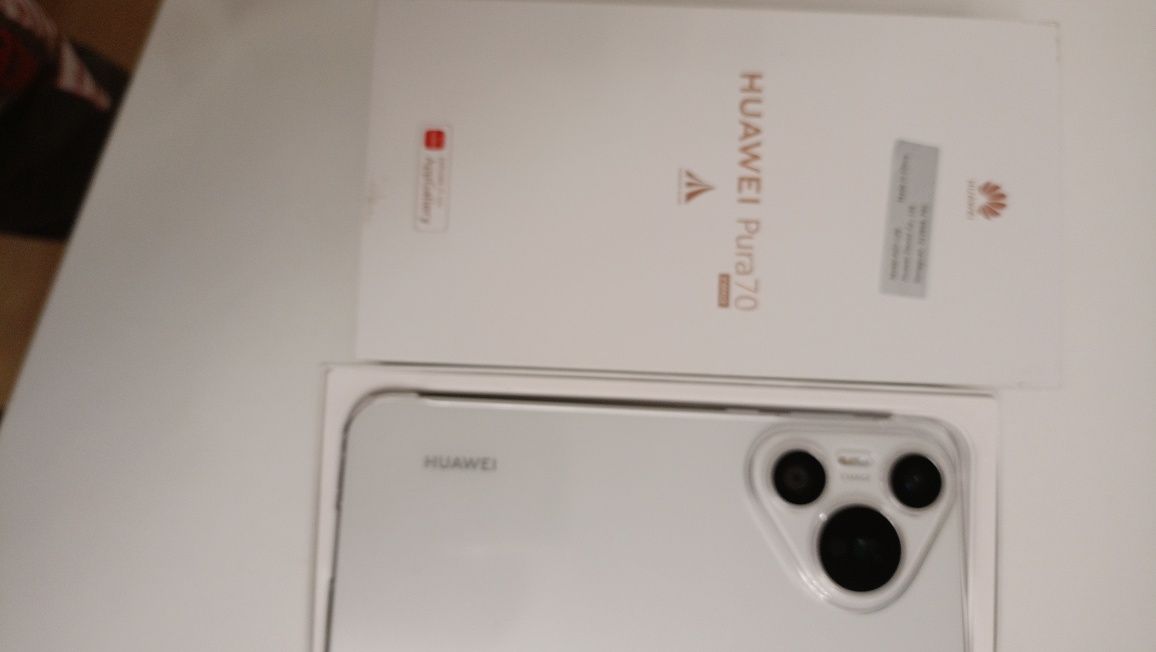 Продавам HUAWEI Pura 70 X MAGE