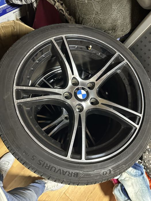 Vand sau schimb 2 seturi de jante ! Schimb in special cu jr