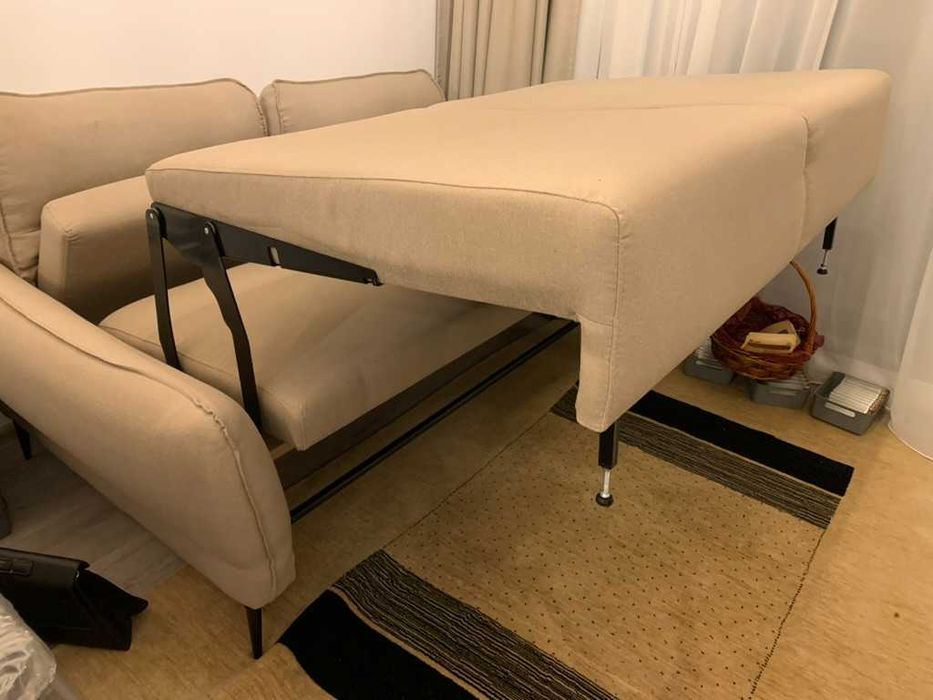 Двуместен разтегателен диван