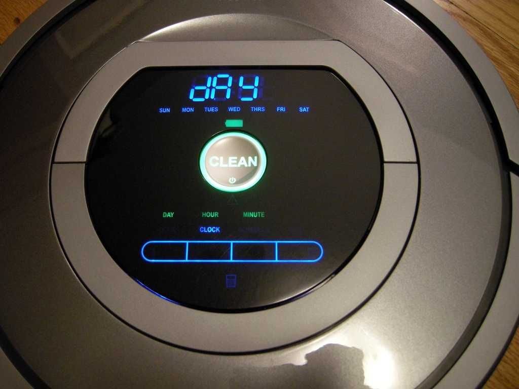 Нов почистващ робот, прахосмукачка iRobot Roomba 770