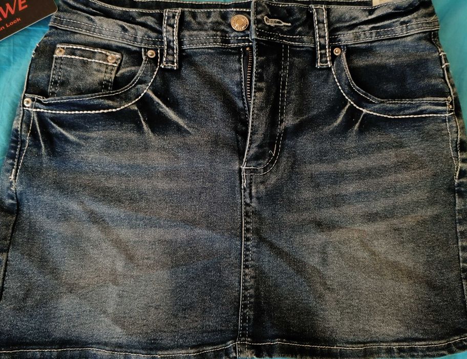 Дънкова пола с камъчета