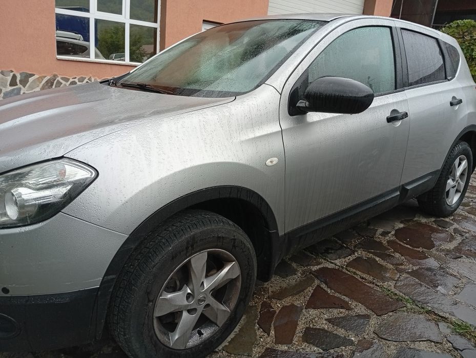 nissan qashqai an 2010