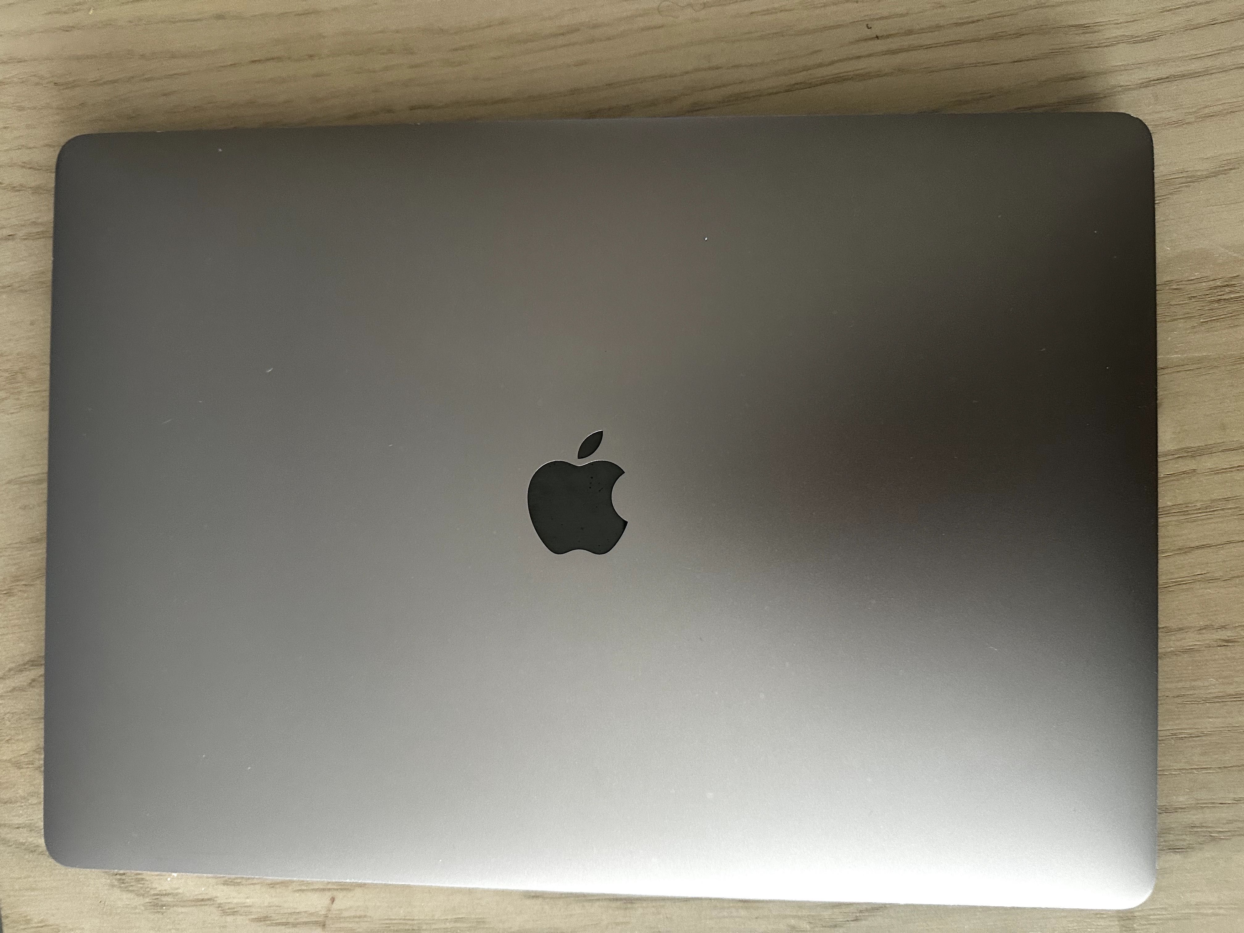 Apple MacBook Pro 15-inch 2016 TouchBar 16GBRAM/256GB/SSD/Space Gray