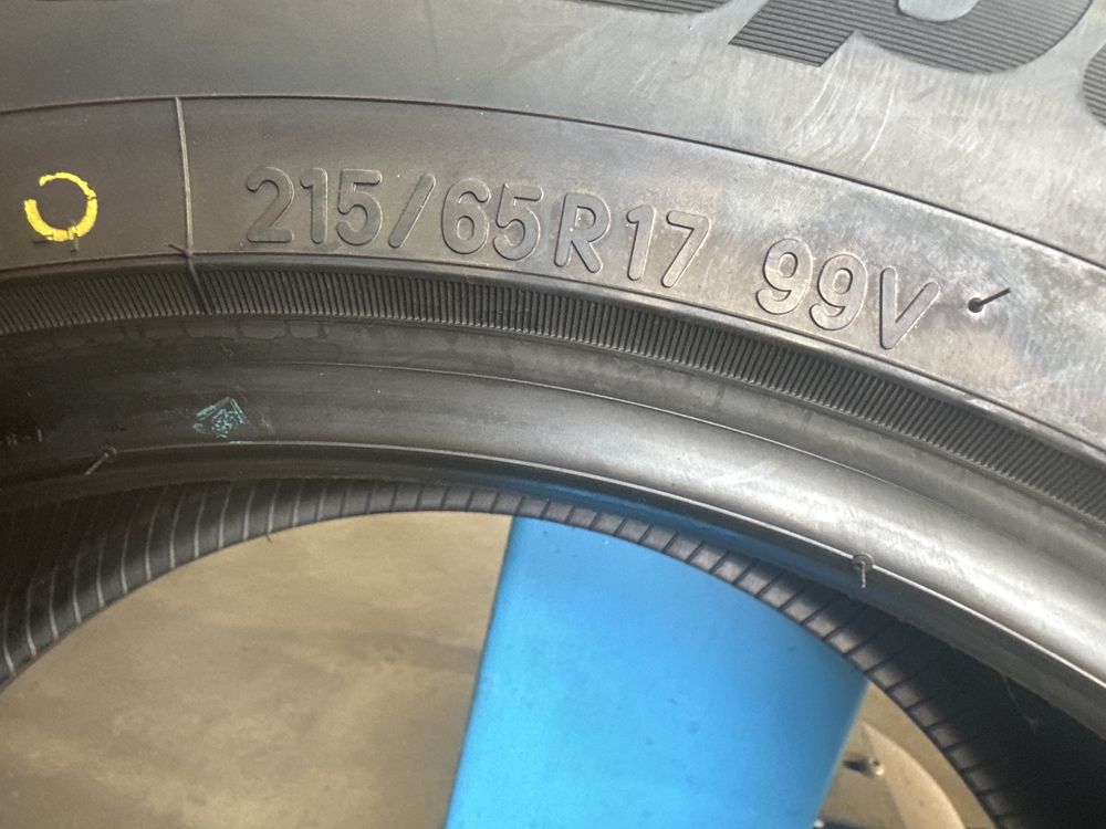 215/65/17  ТОЙО.  120 лв
