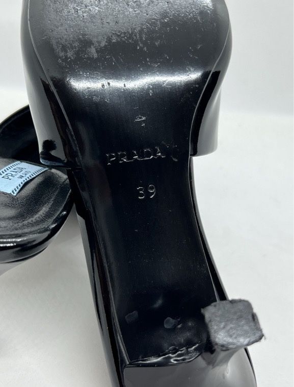 Винтидж чехли Prada