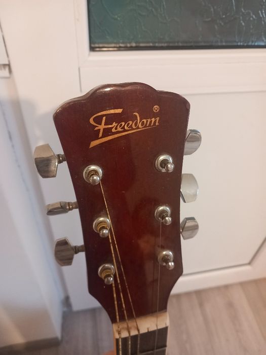 Chitară de vânzare