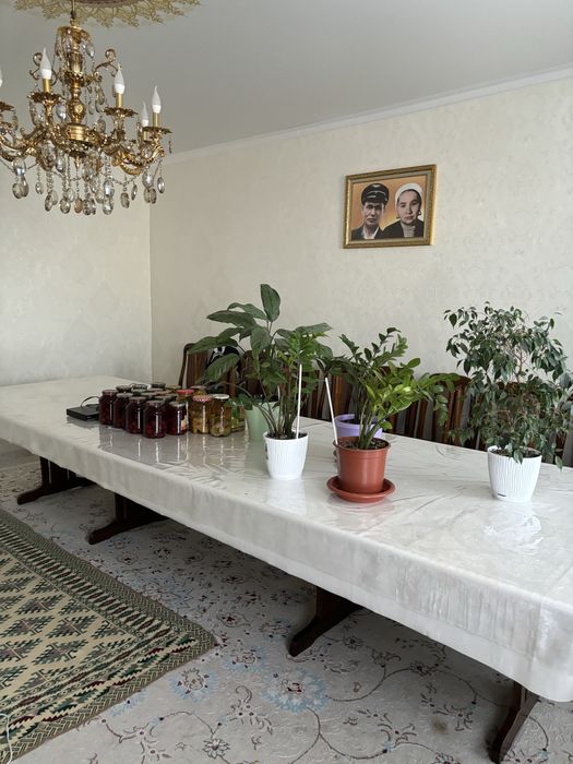 Стол 5 метр,в хорошем состояние Германский качественный.