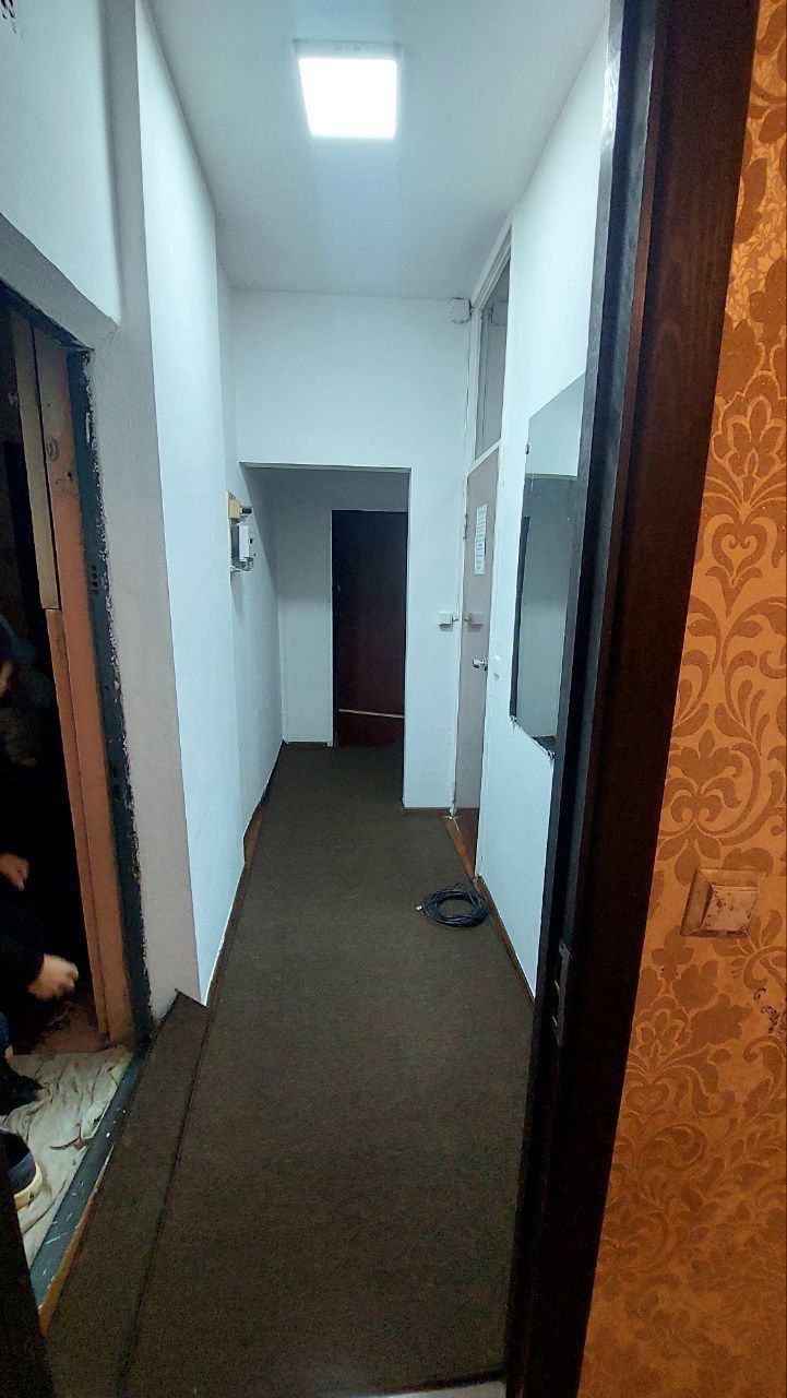 Аренда ,Чиланзар 3, Торговый центр. 2/1/4.  хамма нарса бор.
