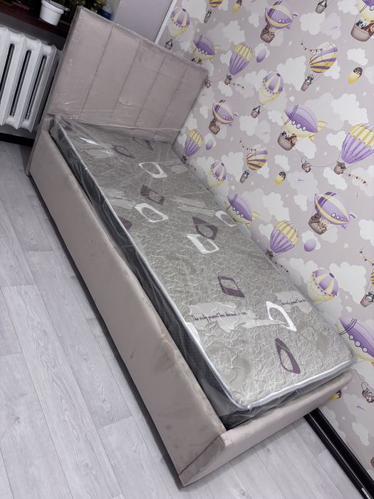 Продам два новых кровати с матрасом