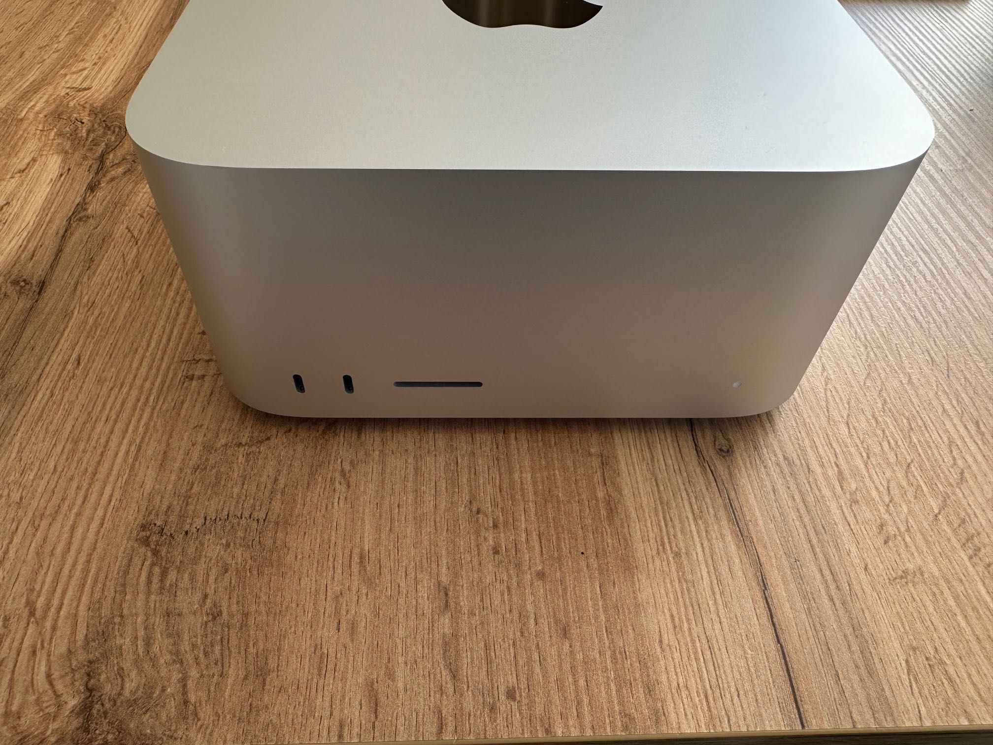 Mac Studio M1 MAX 10-Core CPU/ 24-Core GPU/ 32GB RAM/512GB SSD