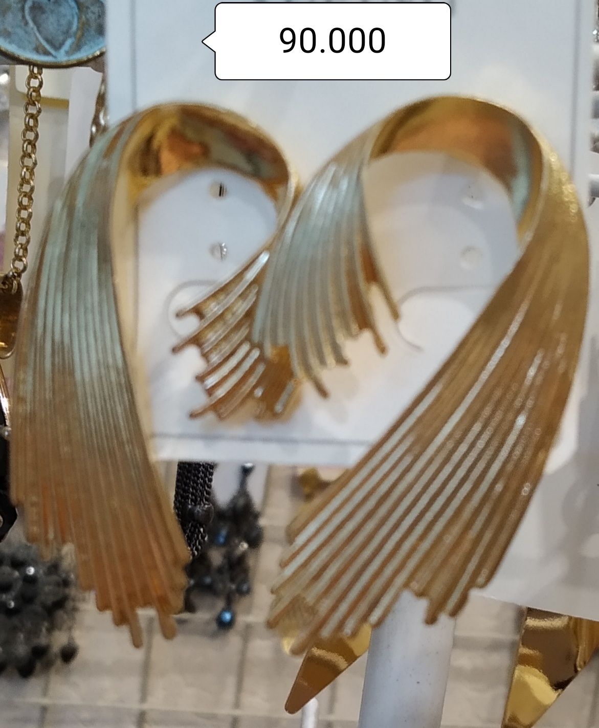 Новые серьги шикарные,праздничные.