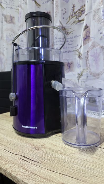 Storcator de fructe si legume Heinner XF-1000UV, 1000 W