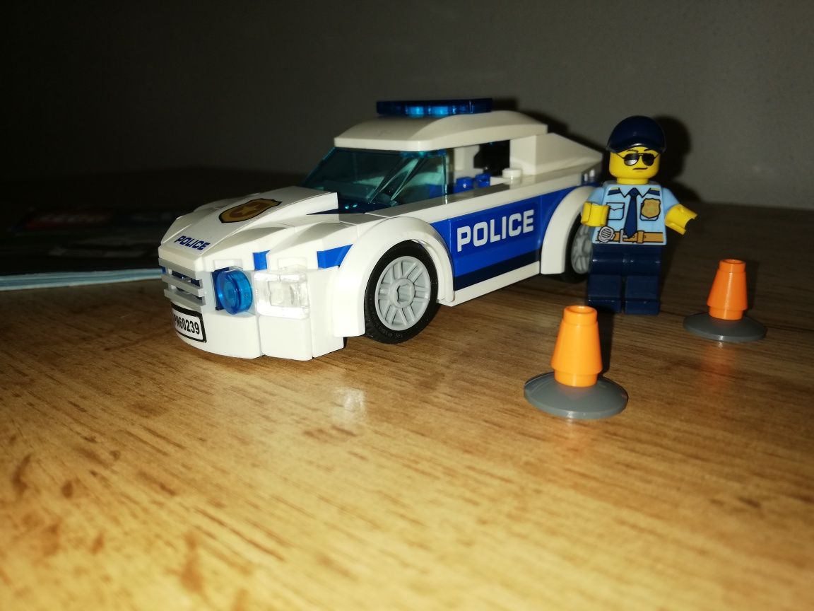 LEGO City Police - Masina de politie pentru patrulare 60239