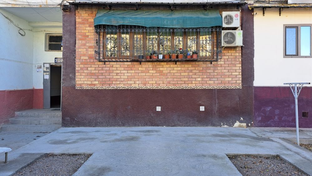 Олмалик шахрида 3 хонали квартира