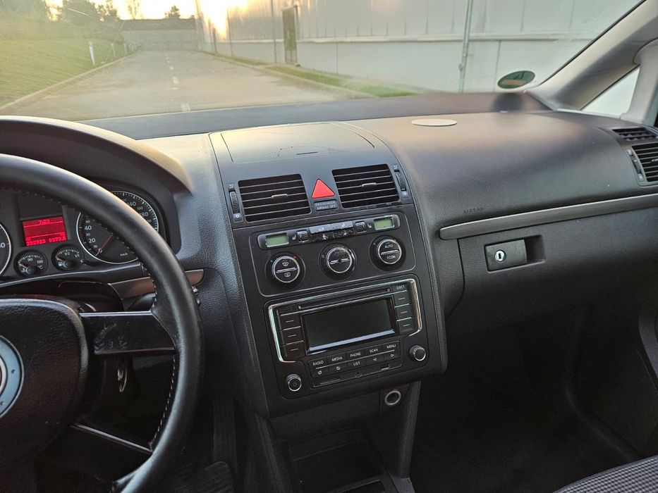 Vând Vw Touran 1.9 TDI 105 cp