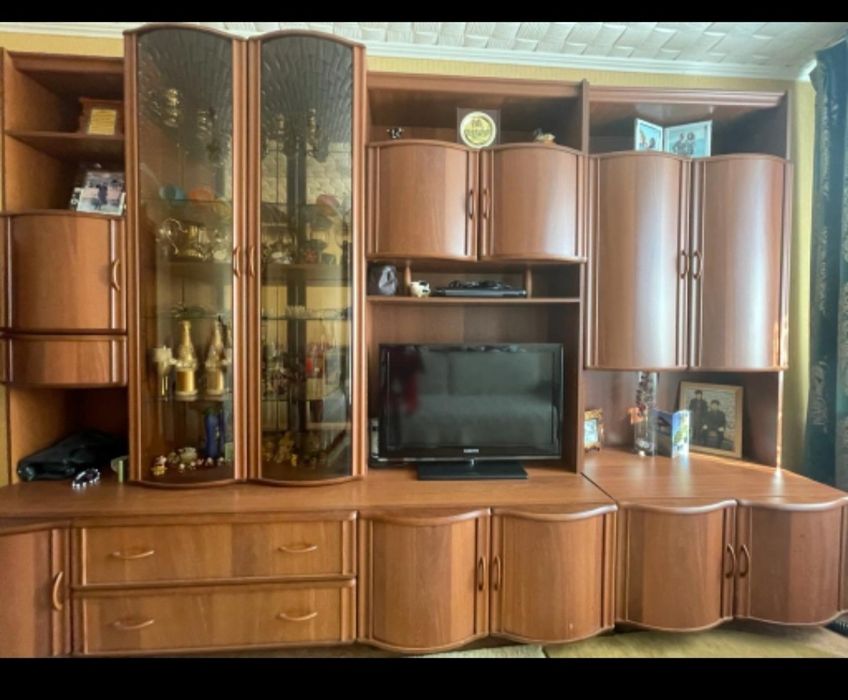 Горка ( стенка) для гостиной