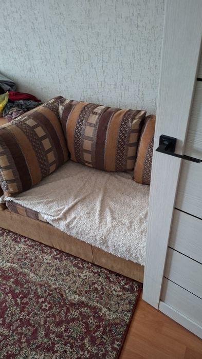 Продам срочно уголок