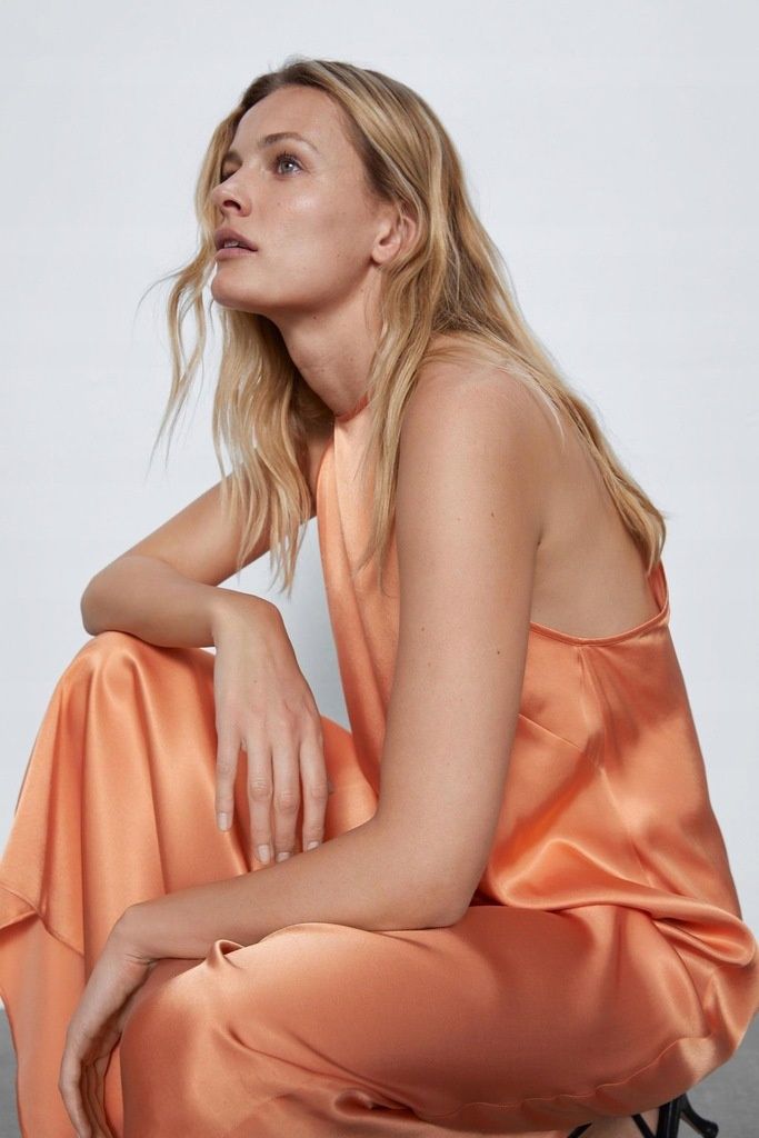 Zara С размер нова с етикет сатен