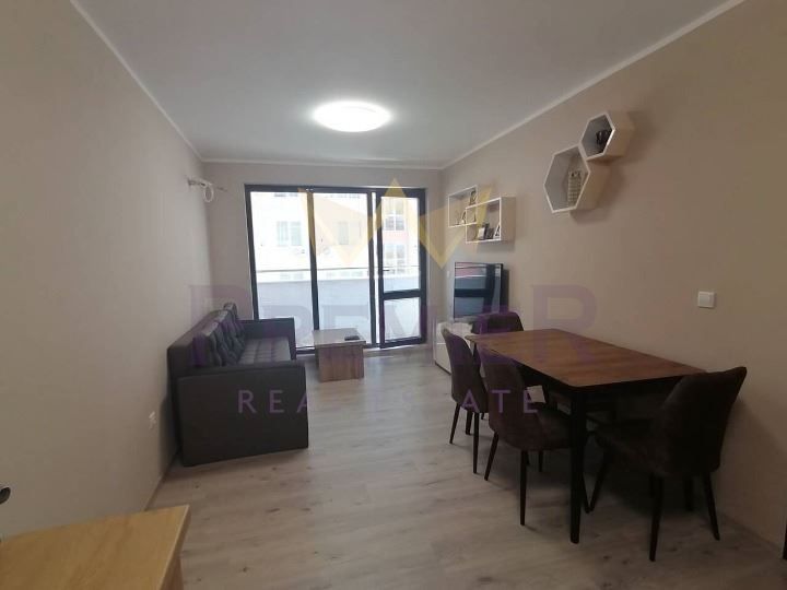 Дава се под наем Двустаен апартамент в Варна, Кайсиева градина - 47 кв.м за 306 € - Снимка #1