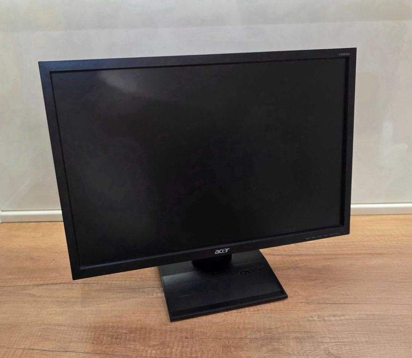 Монитор Acer V223W 22"
