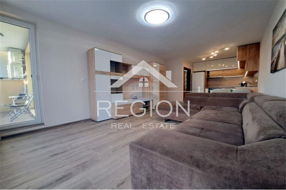 Дава се под наем Двустаен апартамент в Варна, Възраждане 1 - 72 кв.м за 612 € - Снимка #2