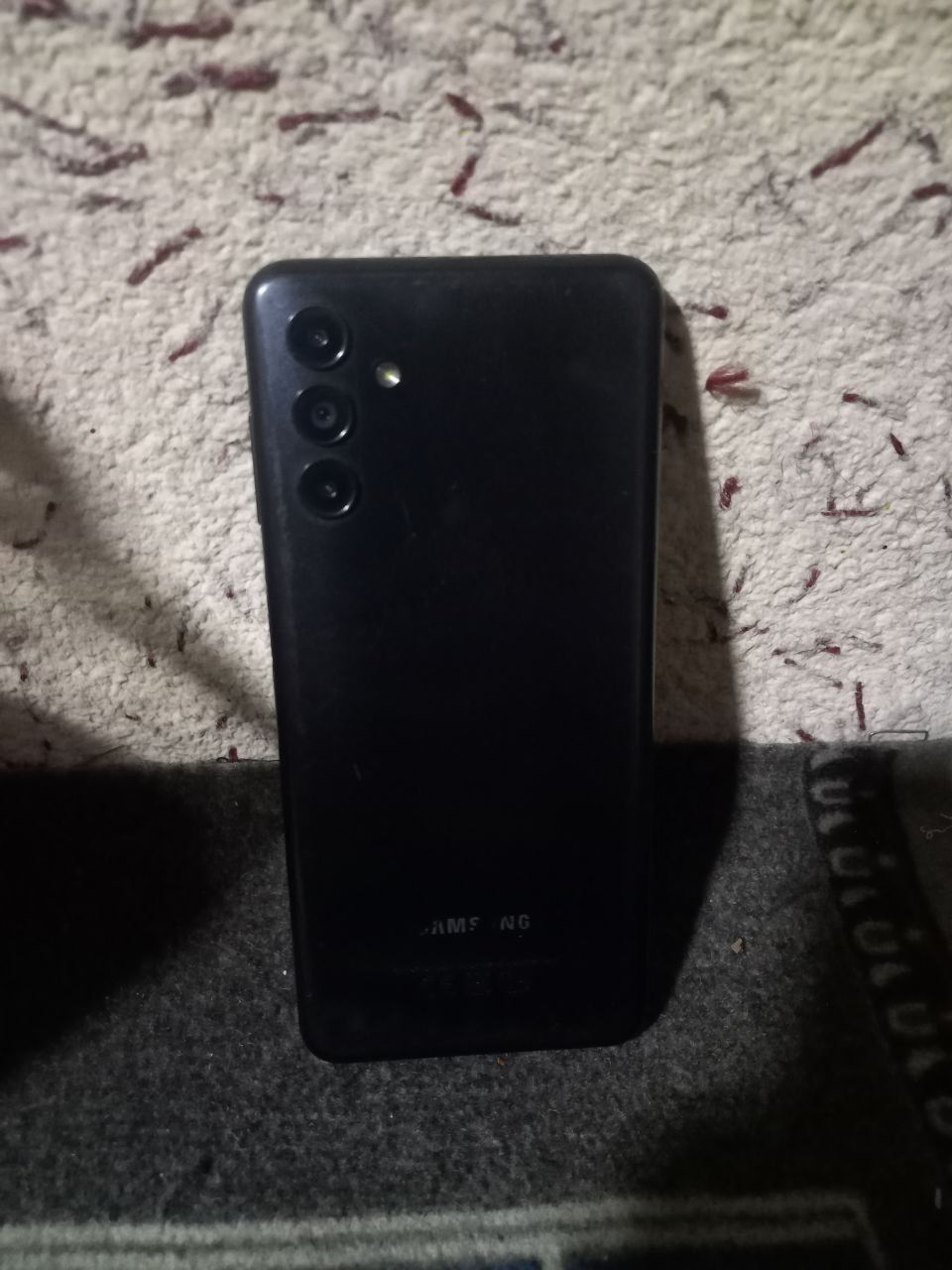 Samsung A04s 4/64 holati tiniq