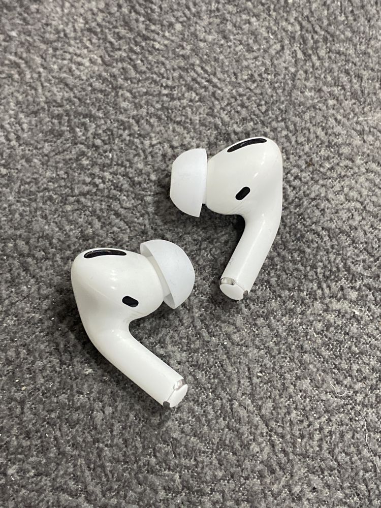 AirPods Pro оригинал (без кейса)