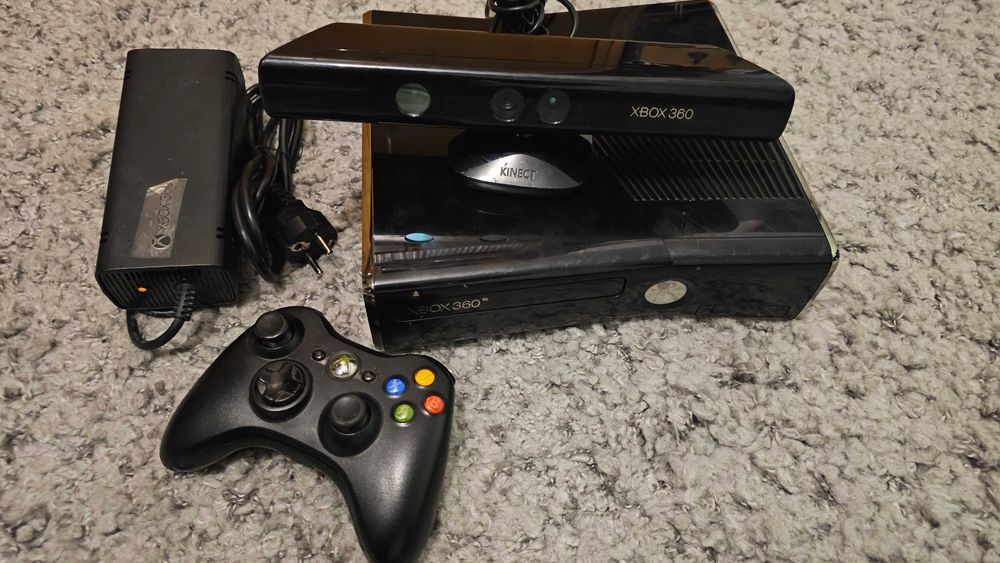 XBOX360 XBOX 360 HDMI slim + KINECT senzor + 2 jocuri KINECT CADOU