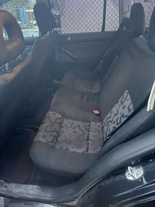 Продавам Фолцваген бора