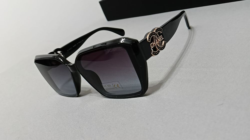 Ochelari de soare noi