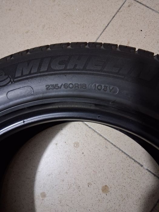 Vind 2 anvelope Michelin 235/60R18
