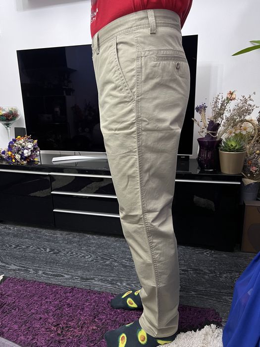 Pantaloni Emporio Armani noi, marime 50 sau 34