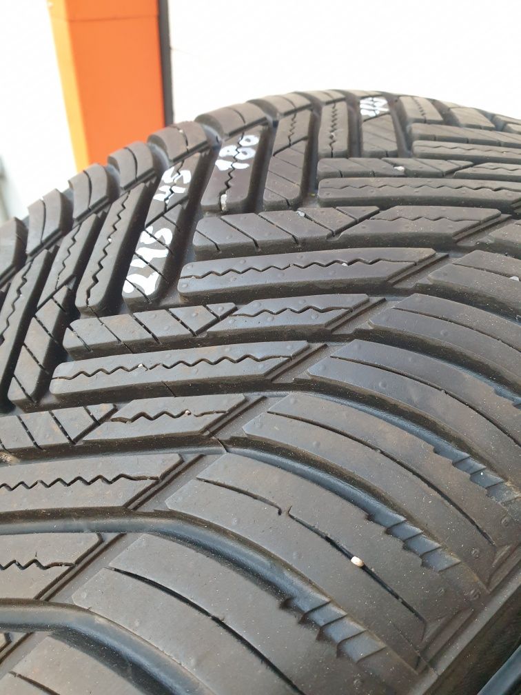 Всесезони гуми 2 броя HANKOOK Kinergy 4S 245 45 R18 дот 2223