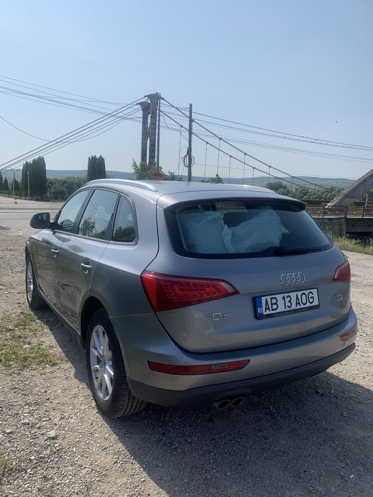 Vind Audi Q 5 ,an 2012