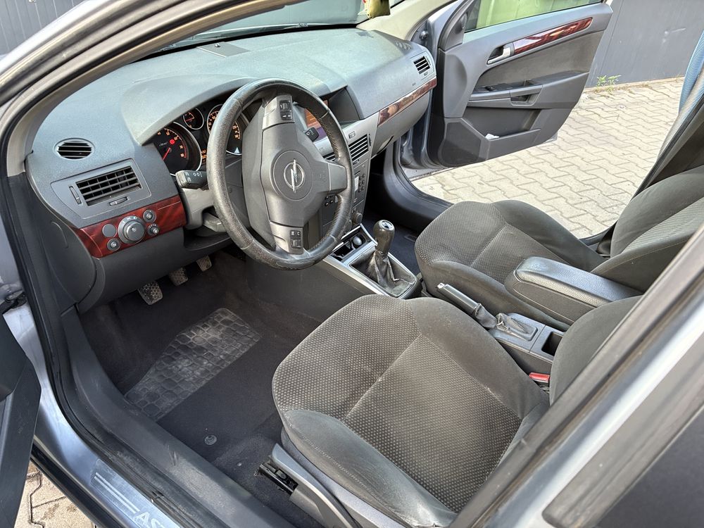 Opel Astra H  1.6i  AN 2005