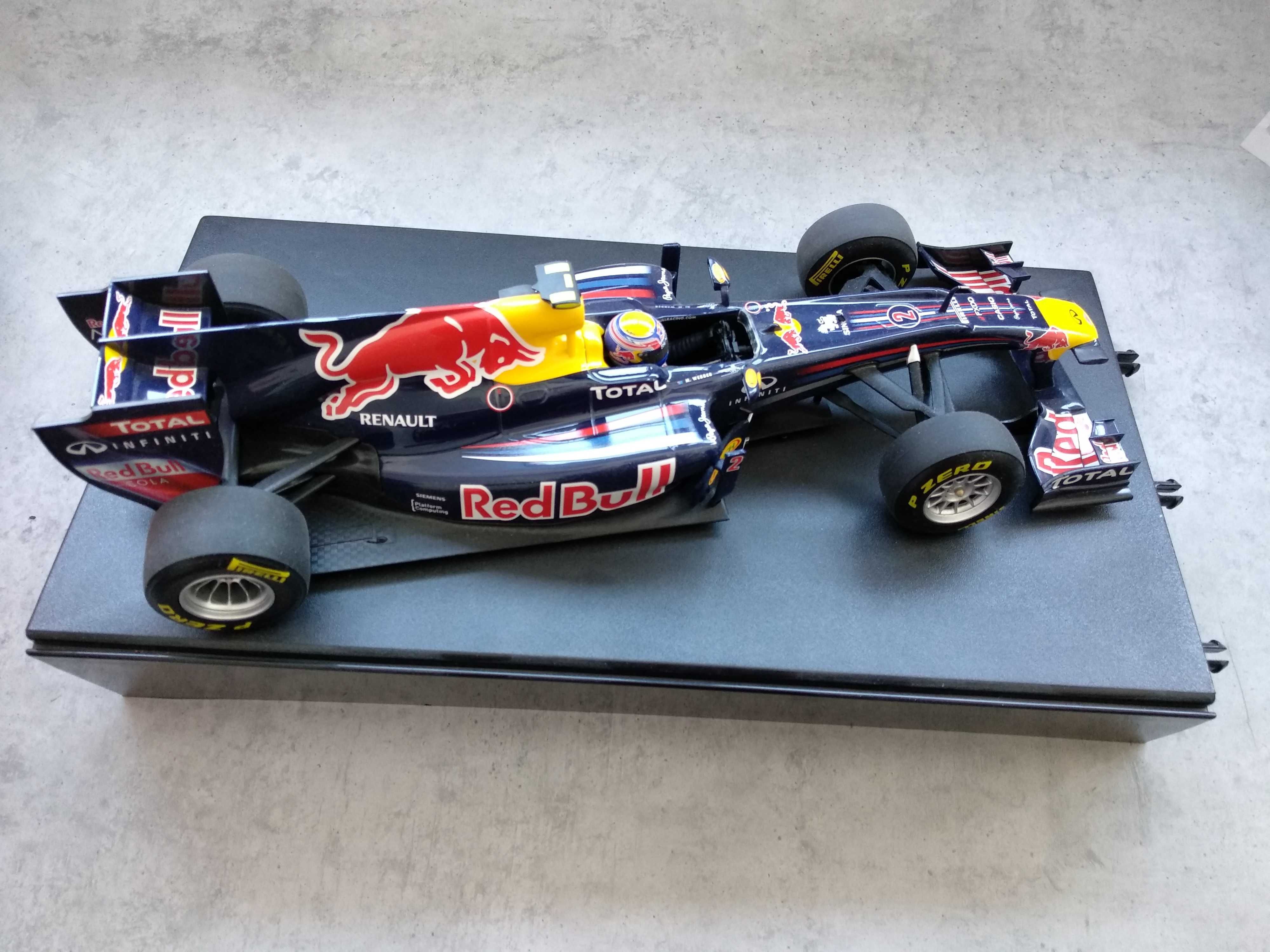 макет 1:18 Red Bull Racing Mark Webber Showcar 2011 Formula 1 болид