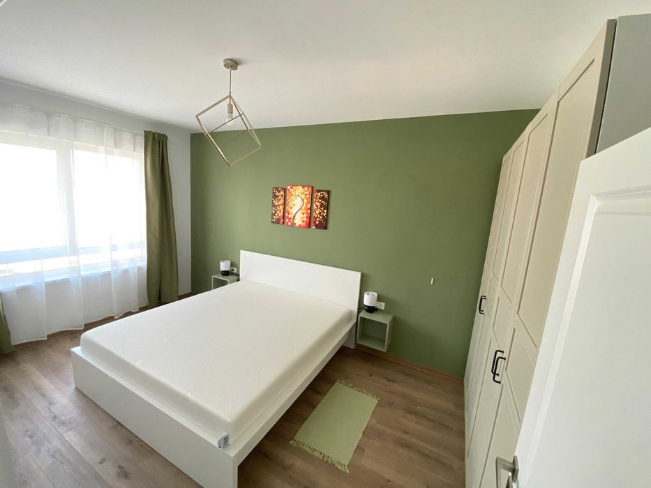 Proprietar inchiriez apartament cu 2 camere, spatios, loc de parcare