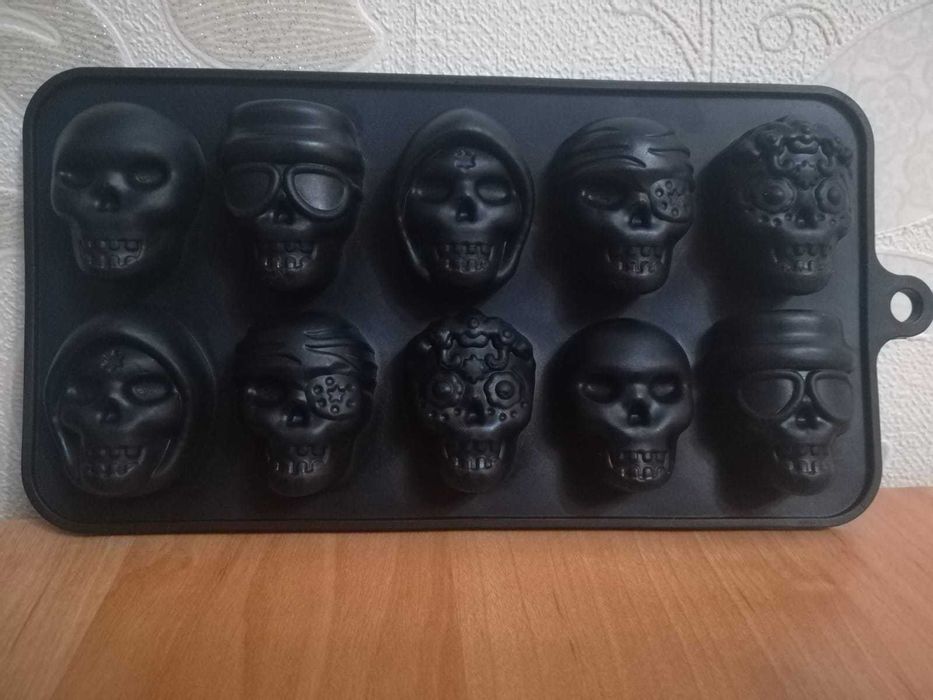Формы для льда ЧЕРЕПА силиконовые  НОВЫЕ