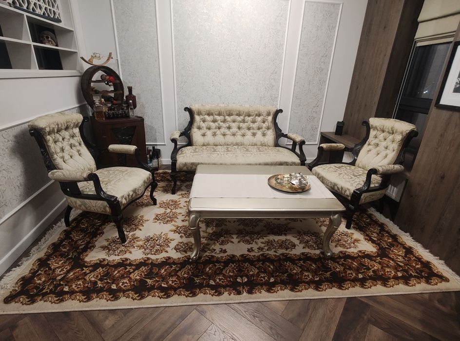 Canapea și fotolii stil baroc mașina și covor