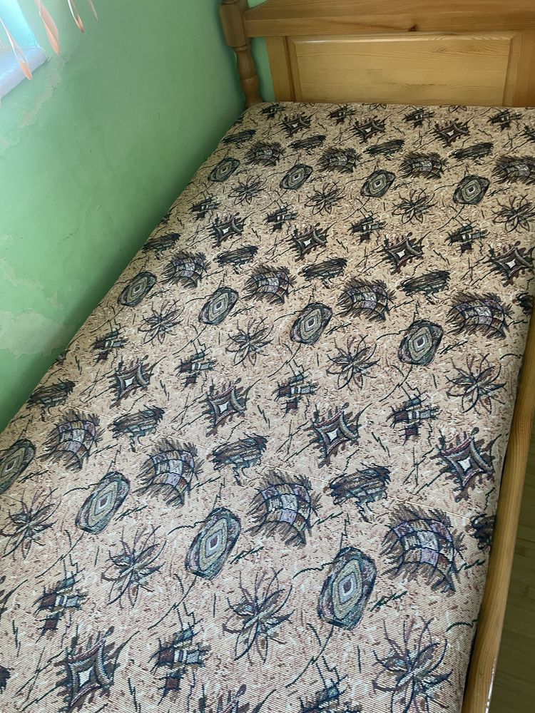 Продавам легло с матрак
