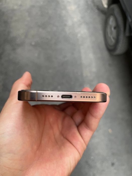 Iphone 16 pro max yaxshi ozim tutganmn 256 gb 93 yomks kelshtrberamn