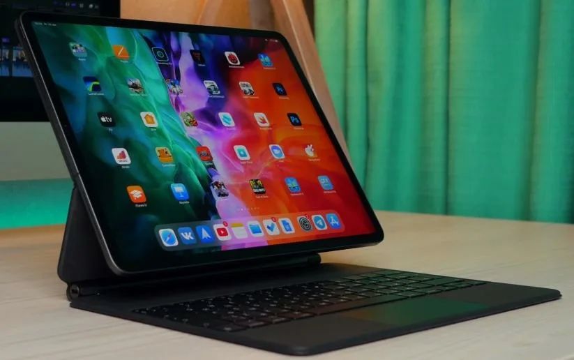 Apple iPad Pro 2022 11 Wi-Fi 256 Гб M2