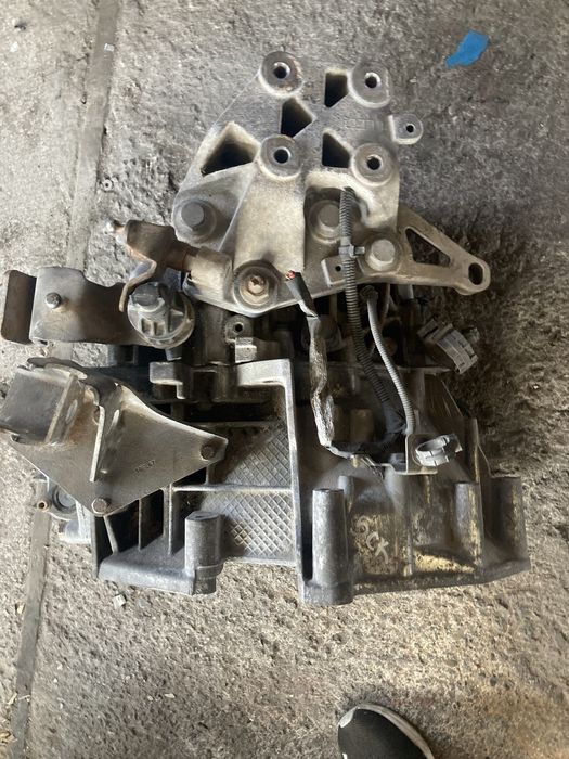 Fiat ducato boxer  2.2hdi 120кс 2010 година 5 скорости Скоростна Кутия