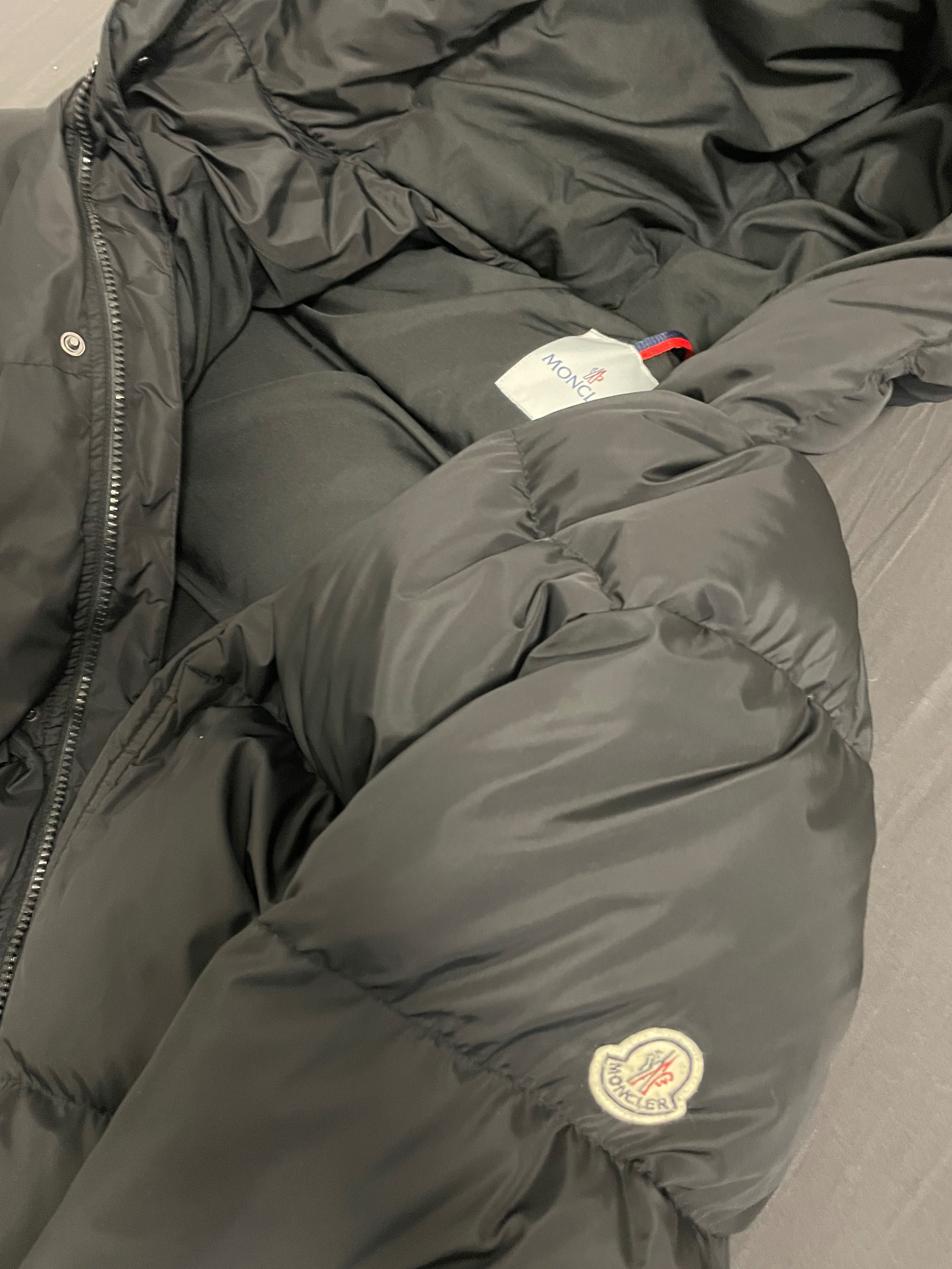 Зимна Шуба/MONCLER