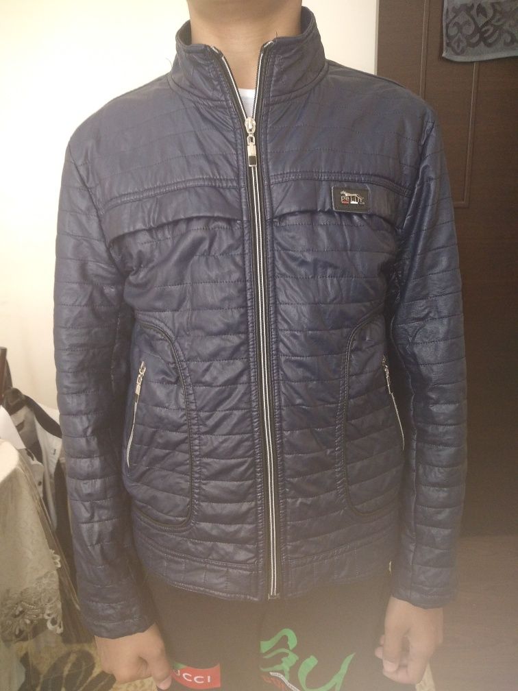 Продаю срочно почти новую пекинскую куртку