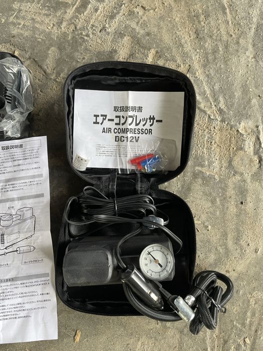 Автомобильный компрессор воздушный от прикуривателя универсальный