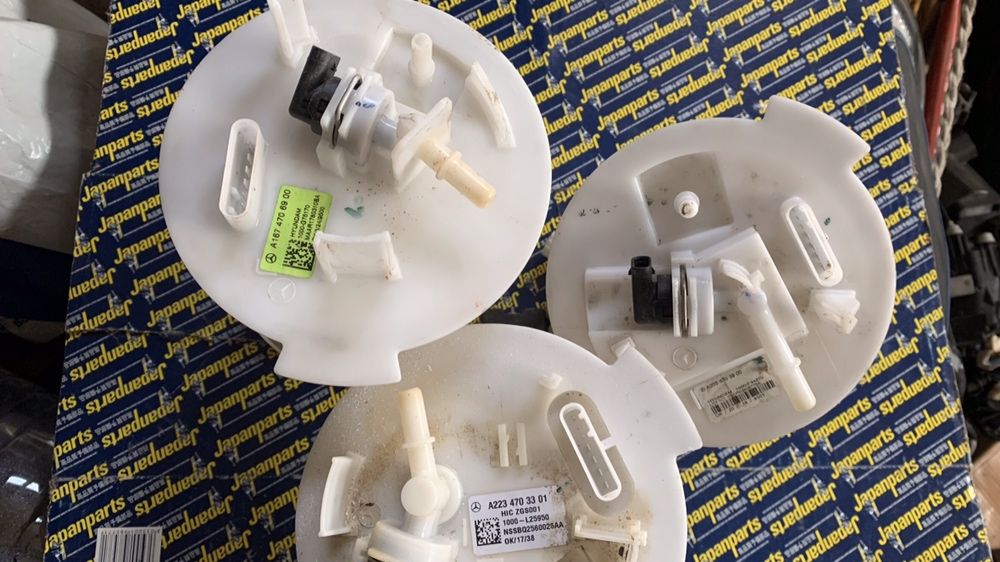 Бензинова помпа за Mercedes W167   W205  W223